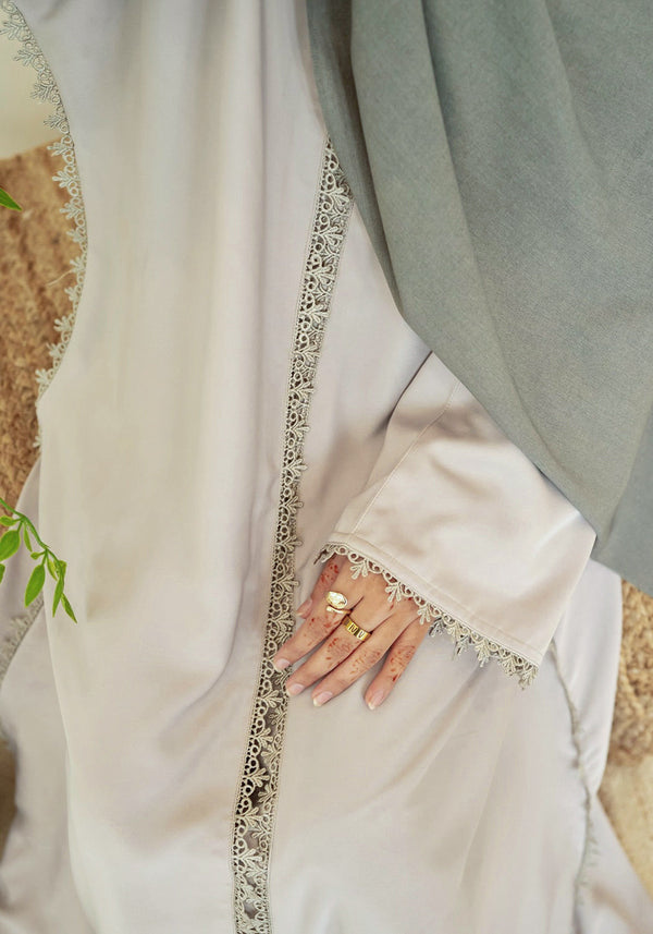 Ash White Hanin Abaya Set